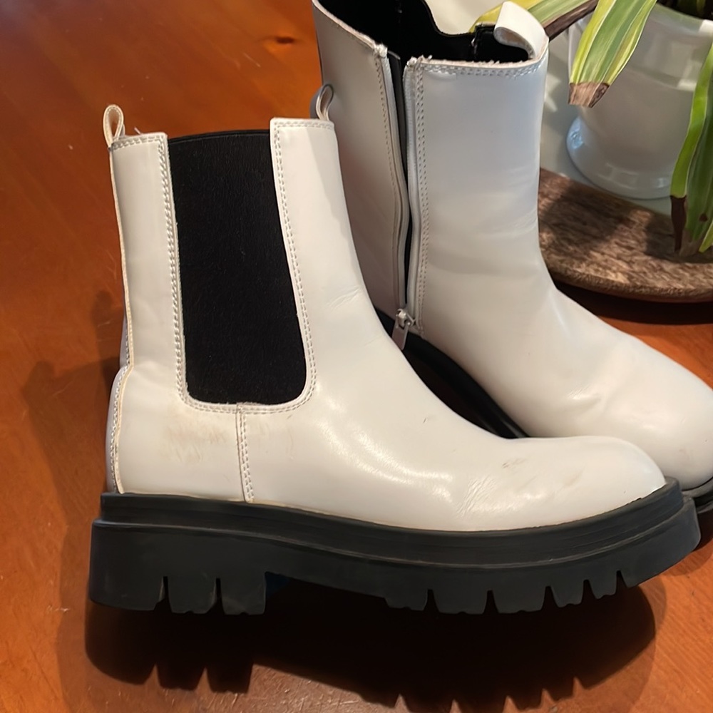 Boots - Picture 2 of 5